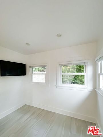1233 Ozeta Terrace, Los Angeles, CA 90069