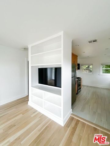 1233 Ozeta Terrace, Los Angeles, CA 90069