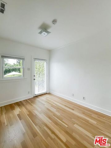 1233 Ozeta Terrace, Los Angeles, CA 90069