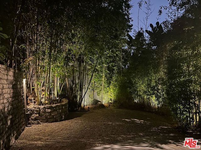 1233 Ozeta Terrace, Los Angeles, CA 90069