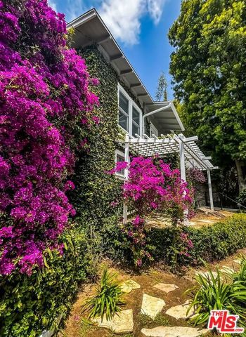 1233 Ozeta Terrace, Los Angeles, CA 90069