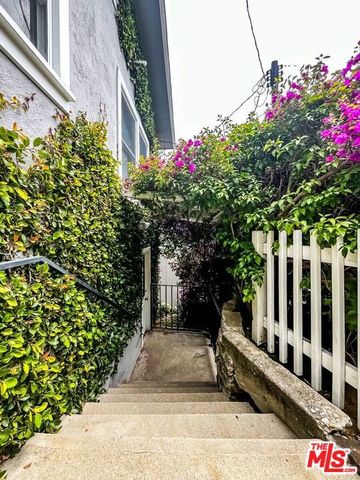 1233 Ozeta Terrace, Los Angeles, CA 90069