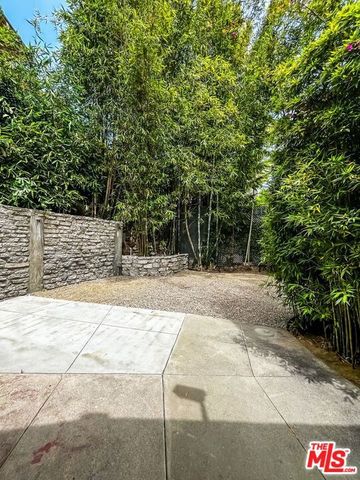 1233 Ozeta Terrace, Los Angeles, CA 90069