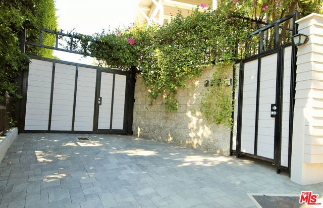 1233 Ozeta Terrace, Los Angeles, CA 90069