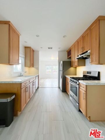 1233 Ozeta Terrace, Los Angeles, CA 90069