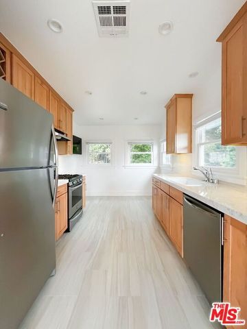 1233 Ozeta Terrace, Los Angeles, CA 90069