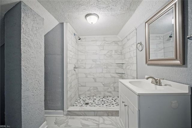 620 Delaware AVE, Hampton, VA 23661