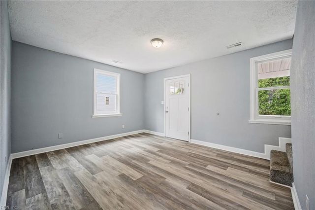 620 Delaware AVE, Hampton, VA 23661