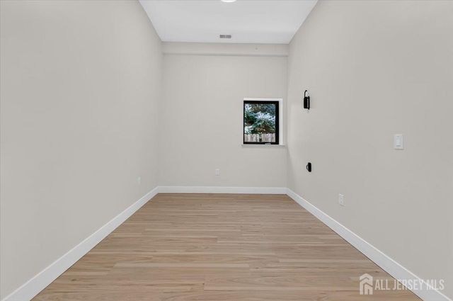 810 N 2nd Avenue 2, Highland Park, NJ 08904