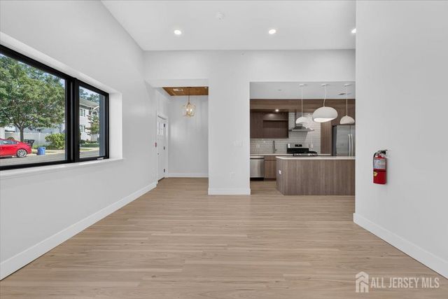 810 N 2nd Avenue 2, Highland Park, NJ 08904