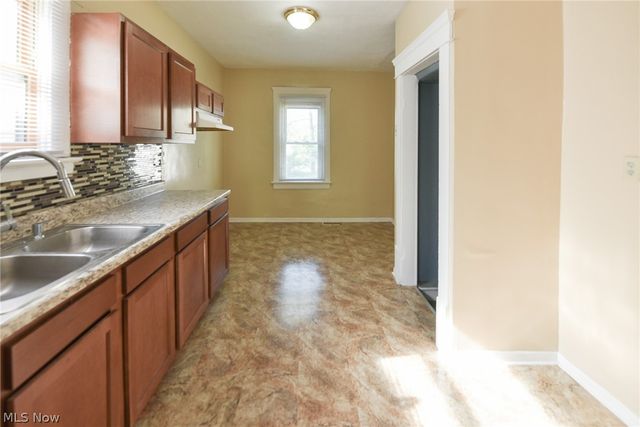 761 E Crosier Street, Akron, OH 44306