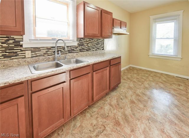 761 E Crosier Street, Akron, OH 44306