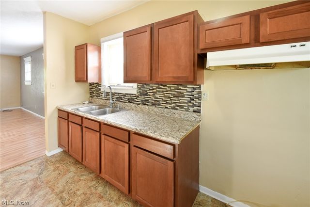 761 E Crosier Street, Akron, OH 44306