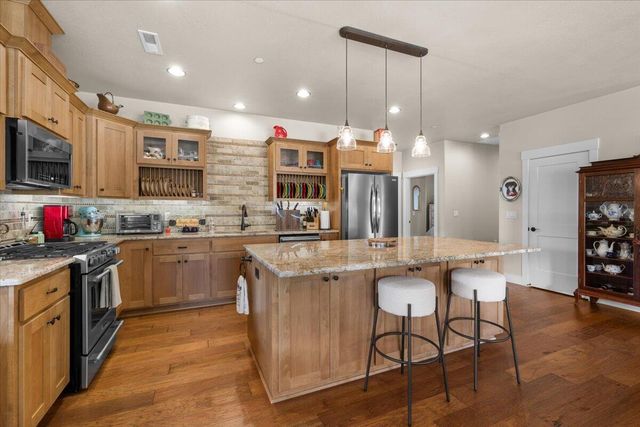 1835 Plateau Drive, Medford, OR 97504