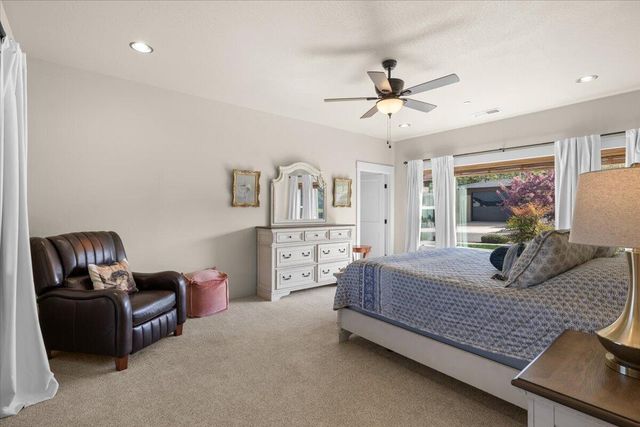 1835 Plateau Drive, Medford, OR 97504