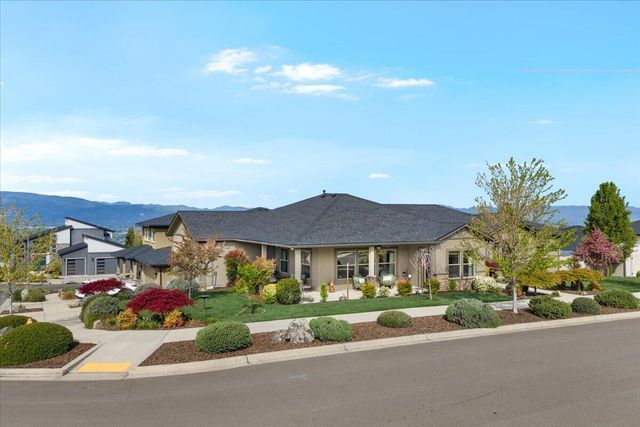 1835 Plateau Drive, Medford, OR 97504