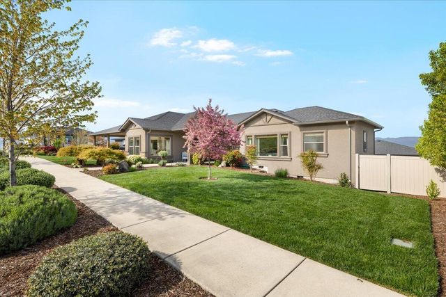 1835 Plateau Drive, Medford, OR 97504