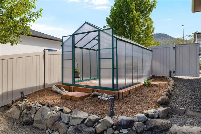 1835 Plateau Drive, Medford, OR 97504