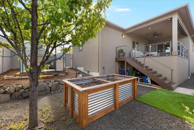 1835 Plateau Drive, Medford, OR 97504