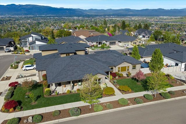 1835 Plateau Drive, Medford, OR 97504