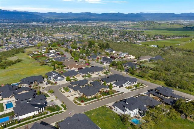 1835 Plateau Drive, Medford, OR 97504