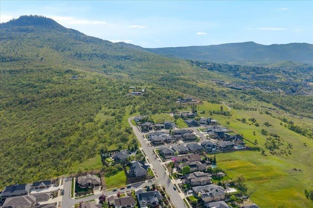 1835 Plateau Drive, Medford, OR 97504