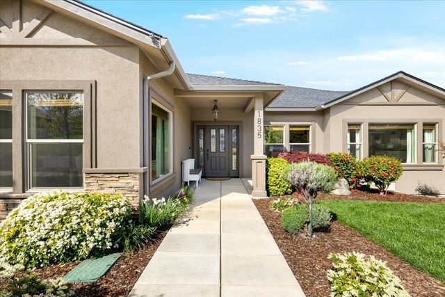 1835 Plateau Drive, Medford, OR 97504