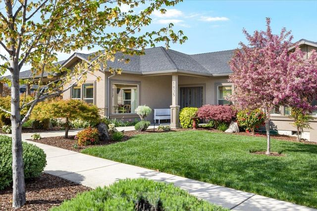 1835 Plateau Drive, Medford, OR 97504