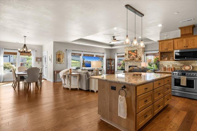 1835 Plateau Drive, Medford, OR 97504