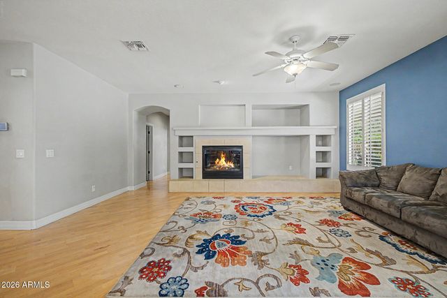 2087 W REMINGTON Drive, Chandler, AZ 85286