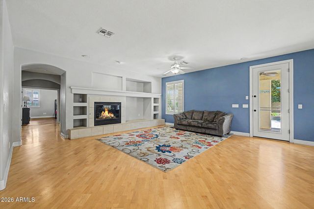 2087 W REMINGTON Drive, Chandler, AZ 85286
