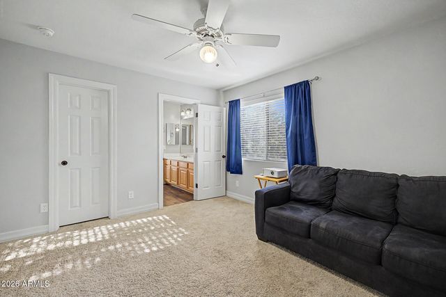 2087 W REMINGTON Drive, Chandler, AZ 85286