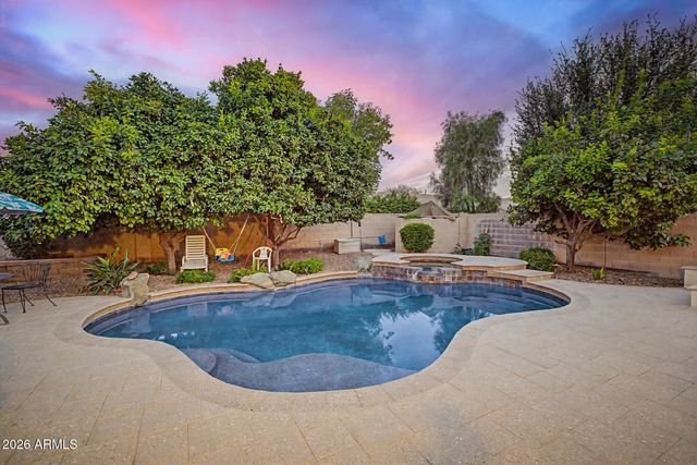 2087 W REMINGTON Drive, Chandler, AZ 85286