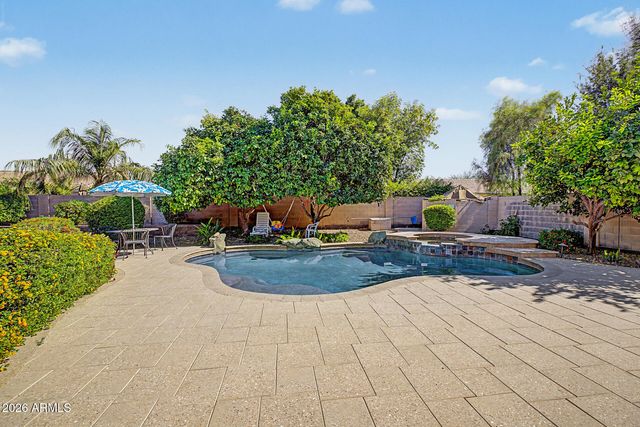 2087 W REMINGTON Drive, Chandler, AZ 85286