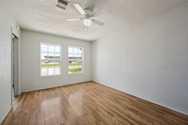 1814 Refinery Road, Gainesville, TX 76240