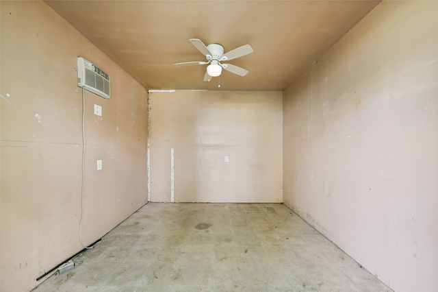 1814 Refinery Road, Gainesville, TX 76240