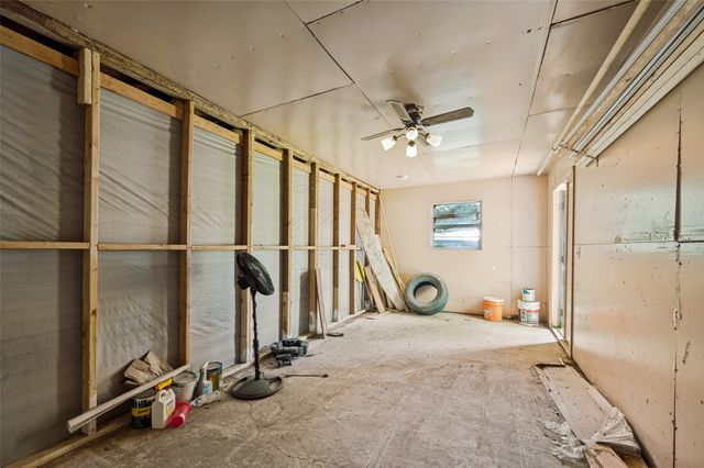1814 Refinery Road, Gainesville, TX 76240