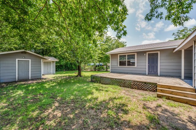 1814 Refinery Road, Gainesville, TX 76240