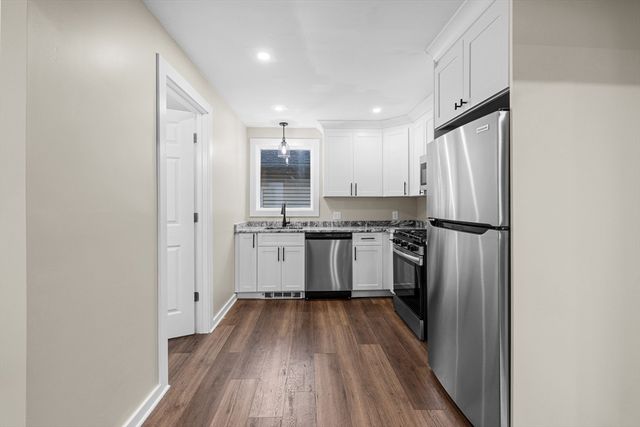 99 Tremont St, Taunton, MA 02780