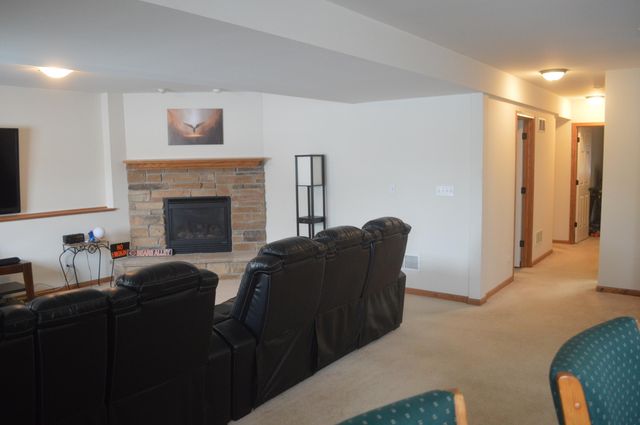 7208 Bracken Pkwy, Hobart, IN 46342