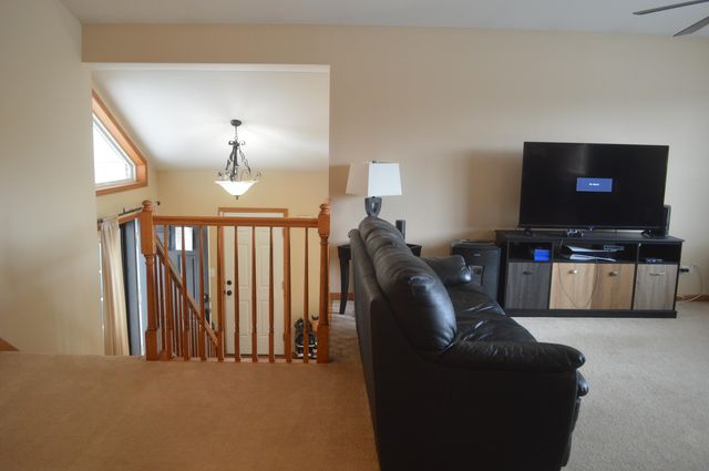 7208 Bracken Pkwy, Hobart, IN 46342