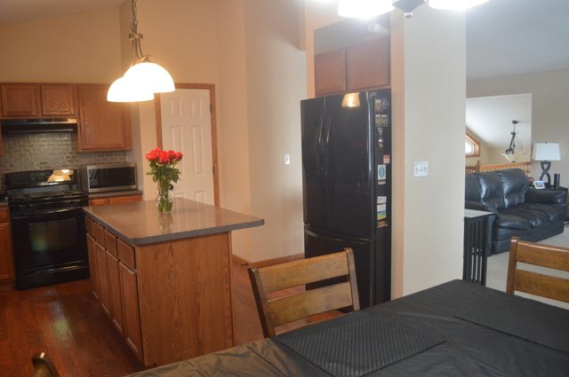 7208 Bracken Pkwy, Hobart, IN 46342