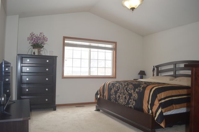 7208 Bracken Pkwy, Hobart, IN 46342