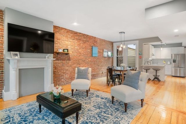 30 Oak Street 2, Boston, MA 02129