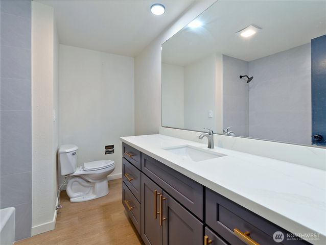 9802 58th Avenue Ct E, Puyallup, WA 98373