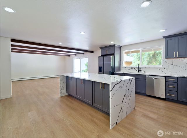 9802 58th Avenue Ct E, Puyallup, WA 98373