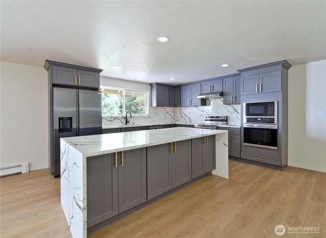 9802 58th Avenue Ct E, Puyallup, WA 98373