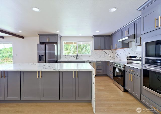 9802 58th Avenue Ct E, Puyallup, WA 98373