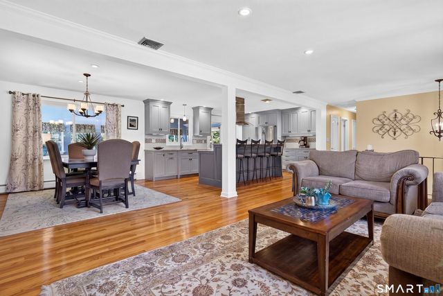 16 Williamsburg Drive, Orange, CT 06477