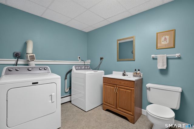 16 Williamsburg Drive, Orange, CT 06477